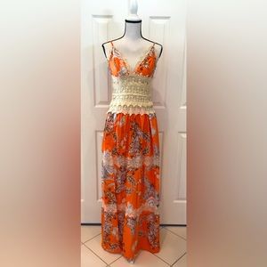 CHICME Maxi Dress Orange/Cream Size- Med NWT